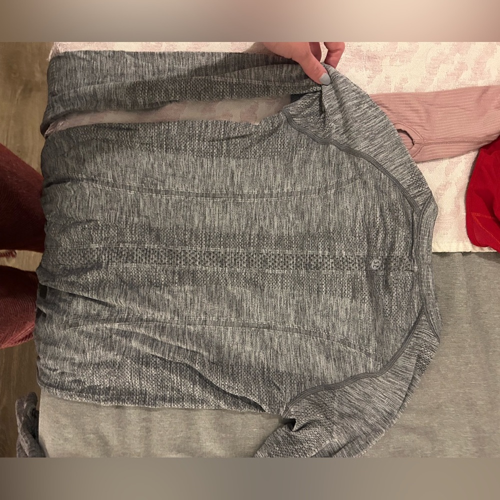 Grey Swiftly Tech LuluLemon Long sleeve